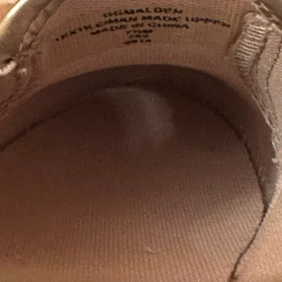 GUESS Shoes Slip on/ Flats. Glamorous Size: 7 1/2 - Picture 4 of 4